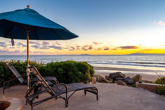 Building Photo - GORGEOUS CUSTOM BEACH HOME - Solimar Beach...
