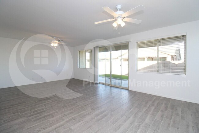 Building Photo - 23034 E Via Del Sol