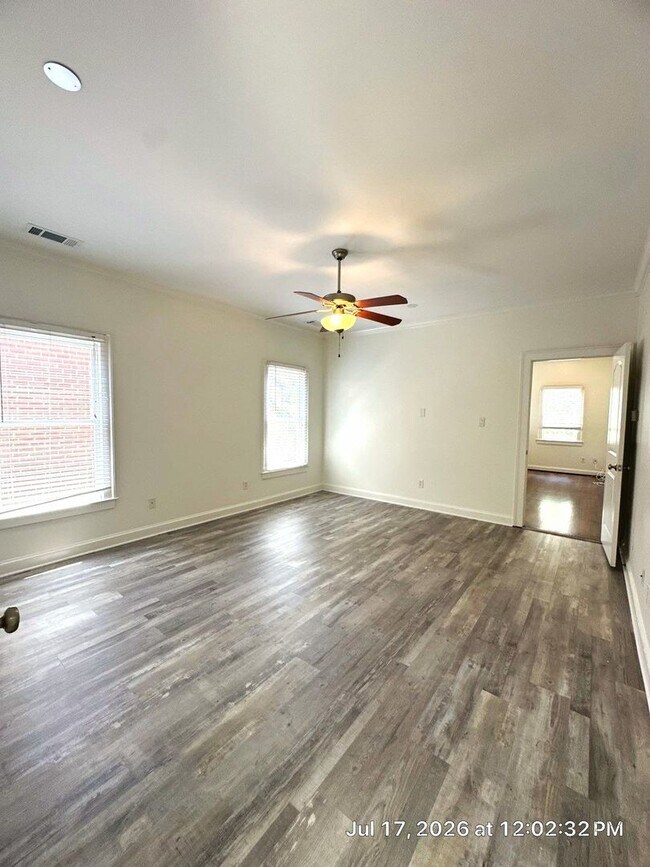 Building Photo - Gorgeous 4 Bedroom Home A Must See
