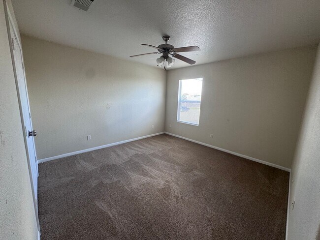 Building Photo - 2201 Riley Dr