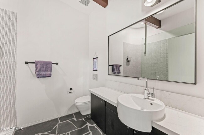 Building Photo - 4925 E Red Rock Dr
