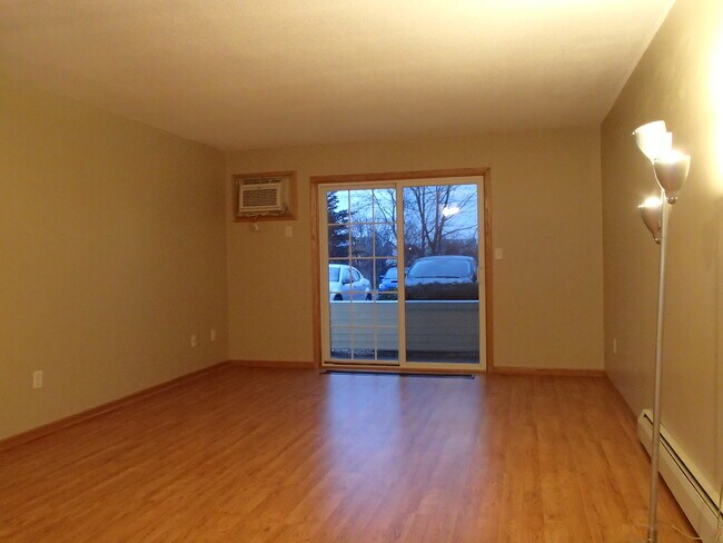 Building Photo - 2220 Valleyhigh Dr NW