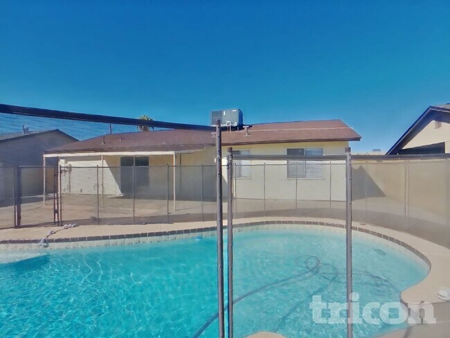 Building Photo - 7475 W Beryl Ave