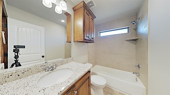 Building Photo - 404 Charles Ct