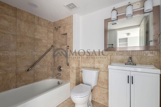 Building Photo - 17255 Ledferd Ln