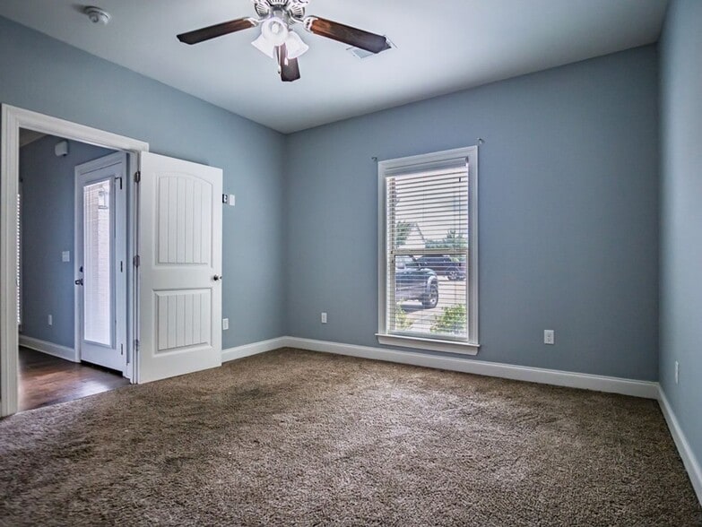 Building Photo - 224 Massee Cir
