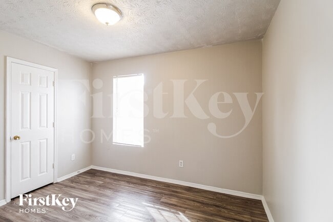 Building Photo - 6450 Peppermill Ln