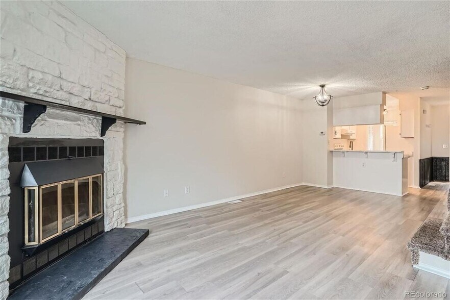 Building Photo - 10569 W Dartmouth Ave