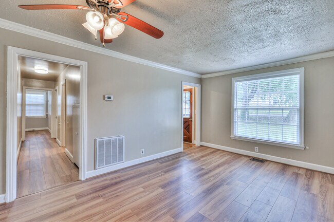 Building Photo - 1032 Dozier Pl