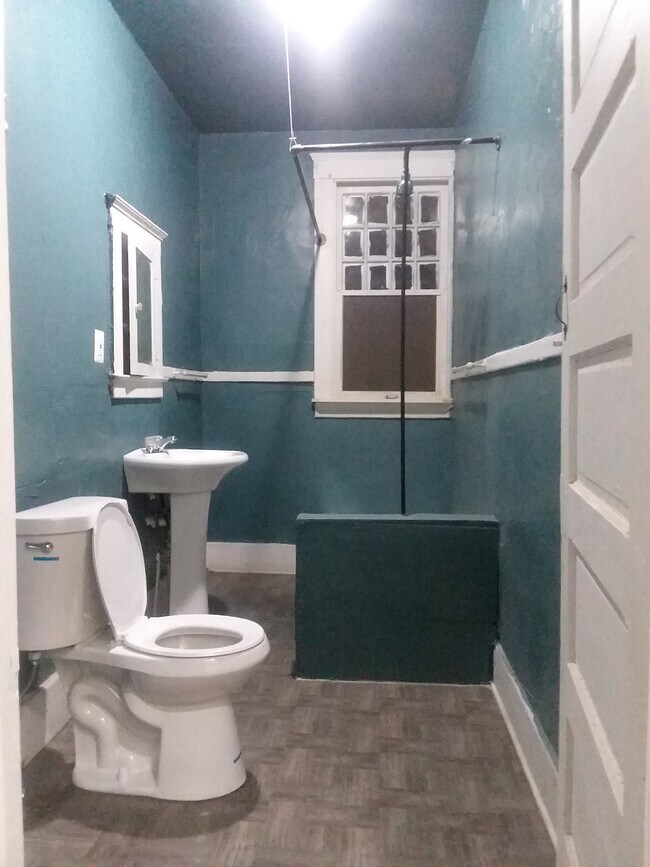 Building Photo - 182 Monterey St