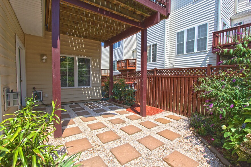 Building Photo - 4083 Walnut Cove Cir