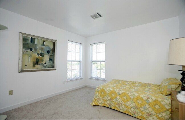 Building Photo - 11401 Crownwood Ln