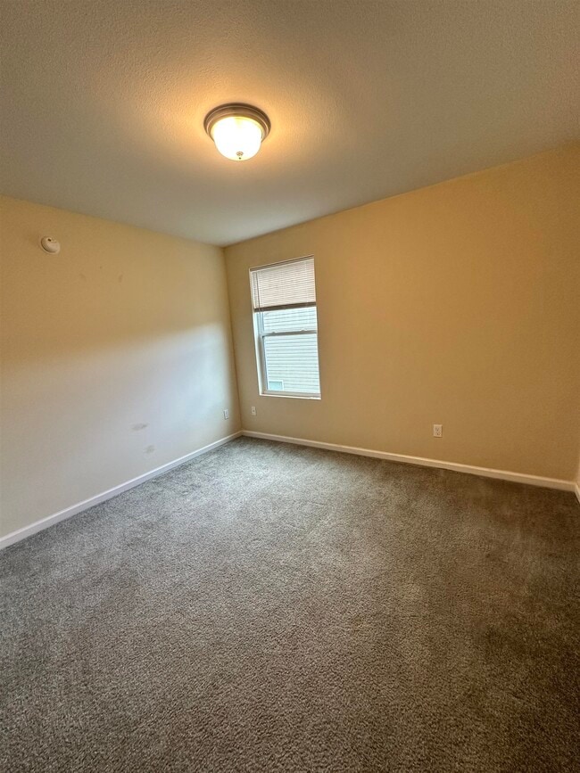 Building Photo - 1060 Lacey Ln