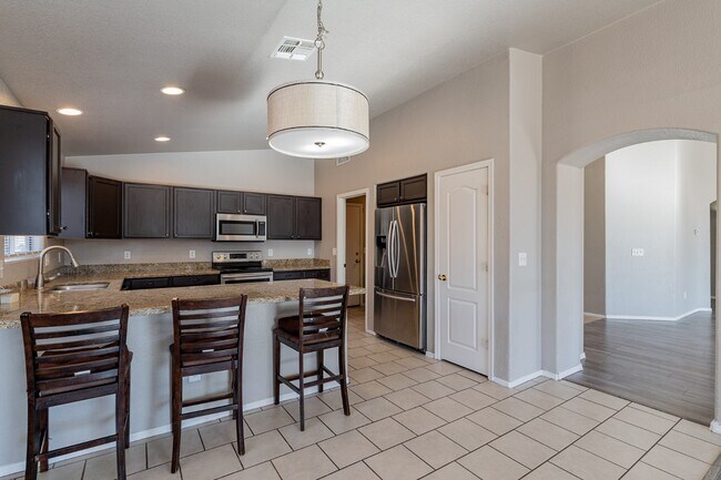 Building Photo - 8220 N Freshwater Ln