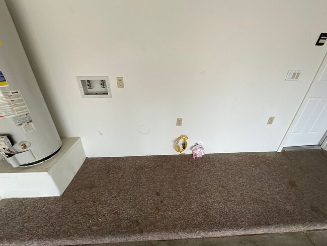 Building Photo - Foothills Location - 3 Bedroom 2 bath on cul-de-sac with Sparkling pool