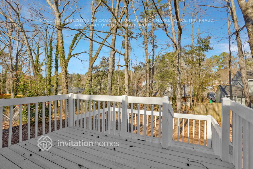 Building Photo - 5370 Zachary Dr