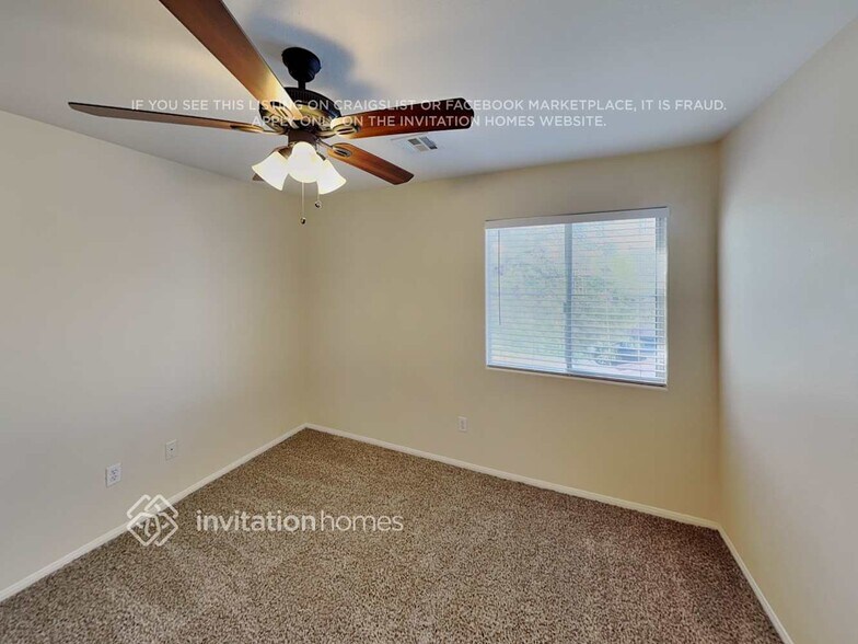 Building Photo - 3328 Famiglia Dr