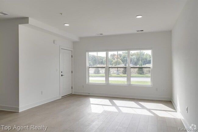 Building Photo - 31847 Gabby Ct