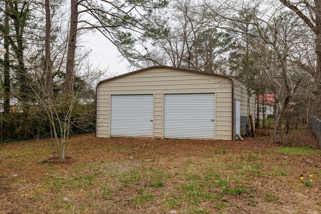 Building Photo - 2 Bedroom Charmer in heart of Columbiana