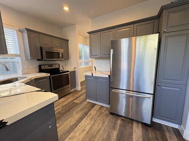 Building Photo - 12982 SW Kameron Way