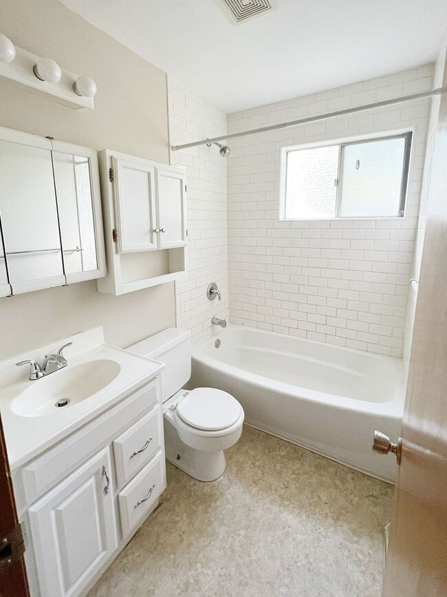 Building Photo - COMING SOON: Beautifully Updated Home in t...