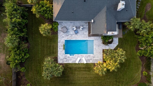 Building Photo - 1005 Mt Whitney Dr