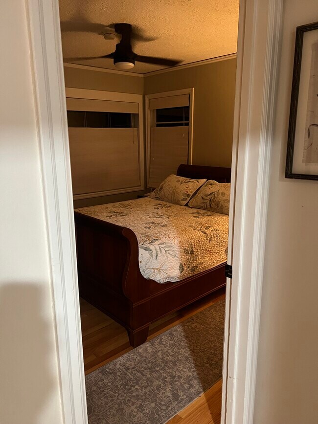 Building Photo - 1823 N Watts St