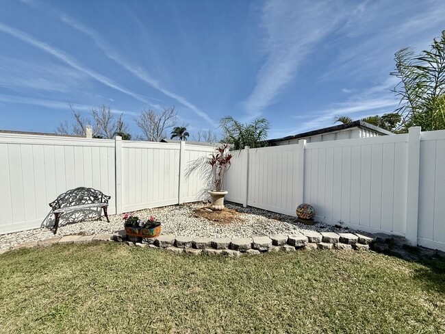 Building Photo - 13151 84th Terrace N