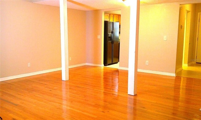 Building Photo - 14828 Winding Creek Ct