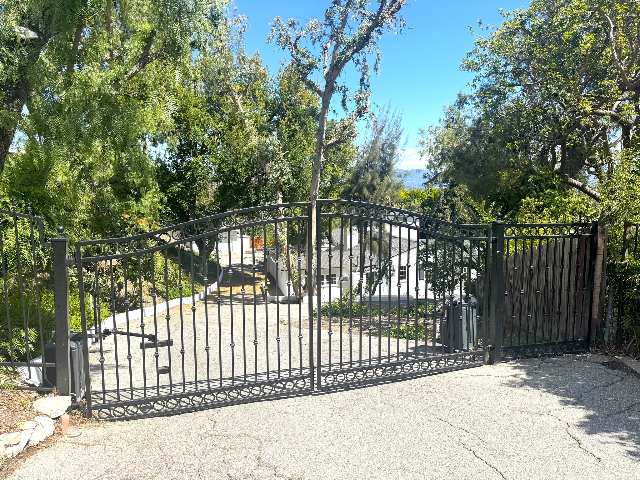 Building Photo - 4800 Brewster Dr