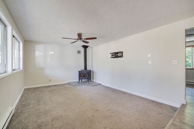 Building Photo - 3bd/2ba North Bend House