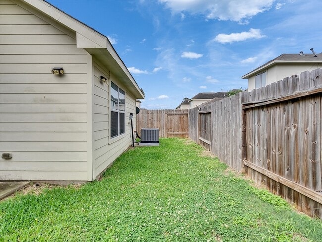 Building Photo - 2650 Bammelwood Dr