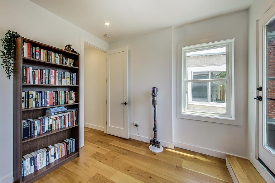 Building Photo - 25 U St NE