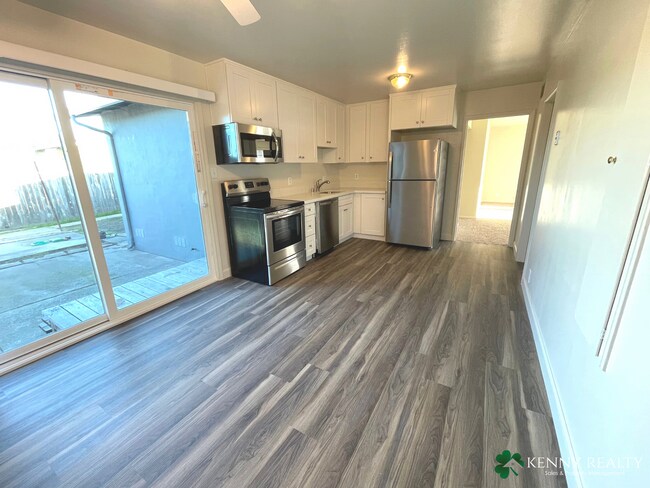 Building Photo - Remodeled 3 Bedroom, 2 Bath in South San Francisco off of Hillside