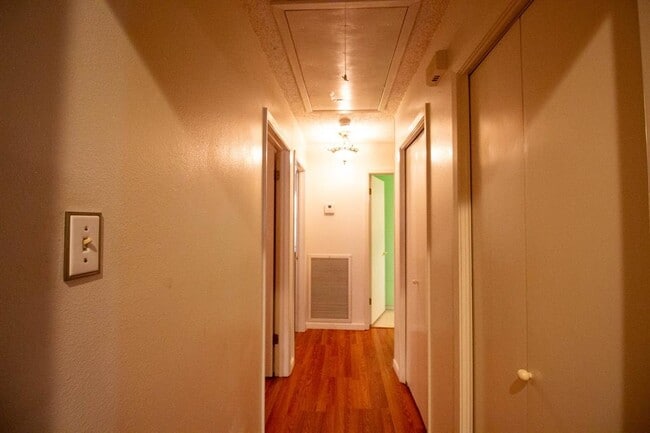 Building Photo - 1500 Leslie D Ln