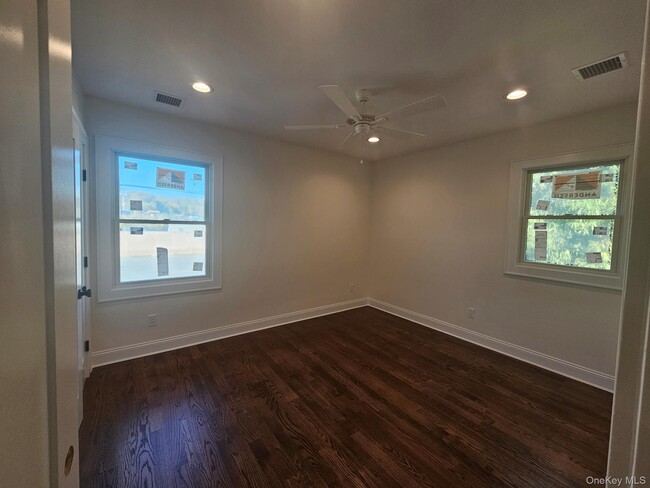 Building Photo - 87 Community Rd