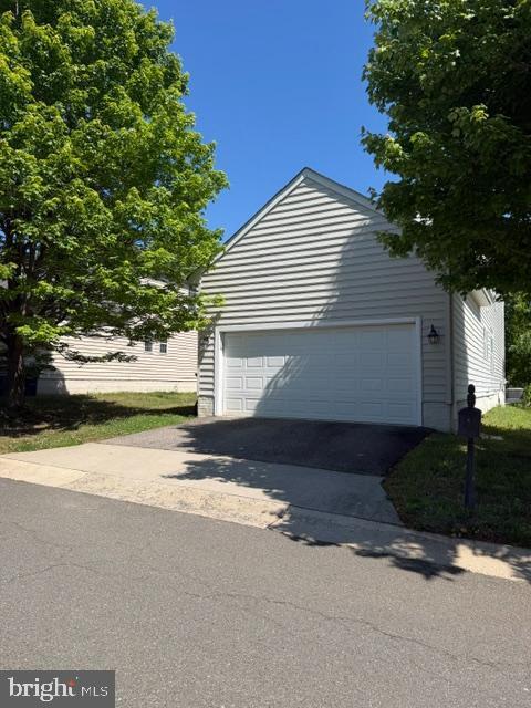 Building Photo - 12489 Pfitzner Ct