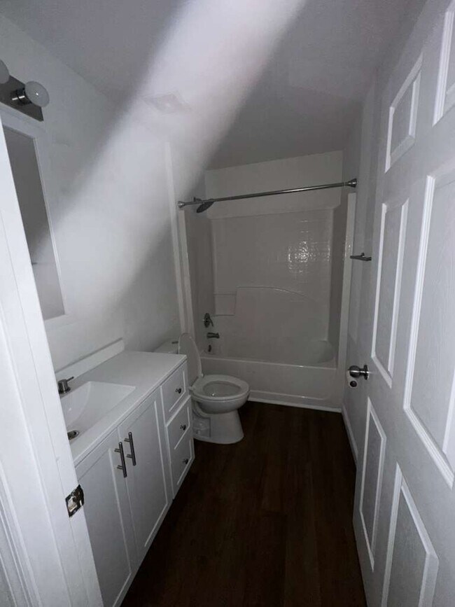 Building Photo - 703 Flagstone St