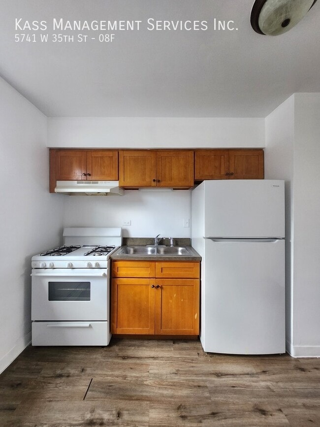 Building Photo - 5741 W 35th St