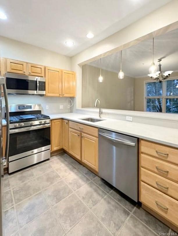 Building Photo - 2003 Half Moon Bay Dr