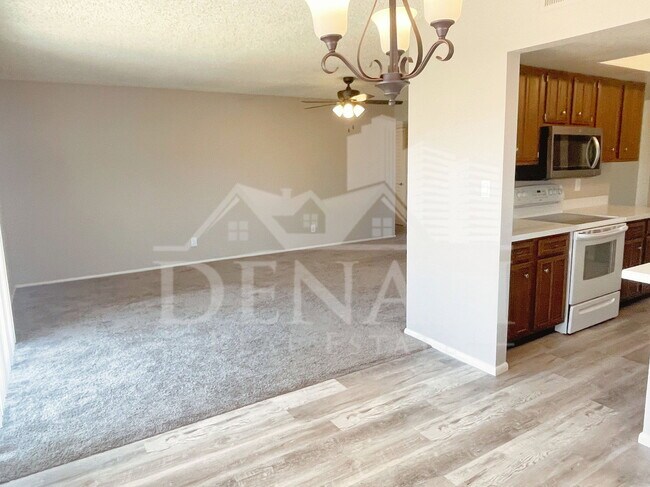 Building Photo - 2243 W McRae Way