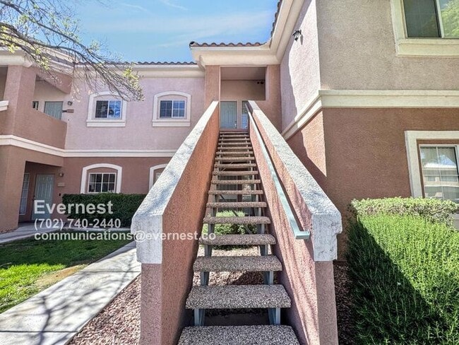 Building Photo - Comfortable 2-Bedroom Condo in Prime Locat...