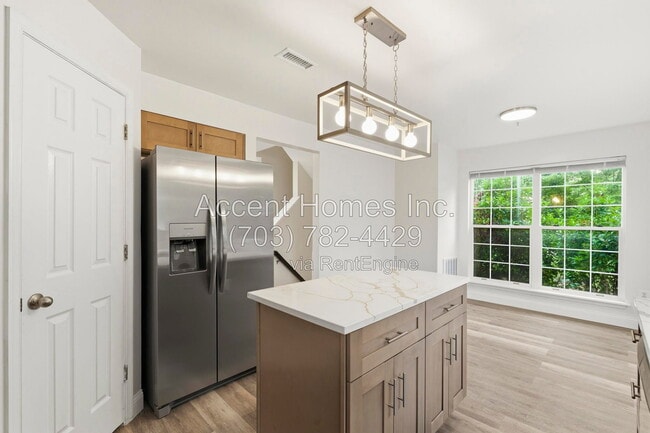 Building Photo - 10299 Wimbledon Pl