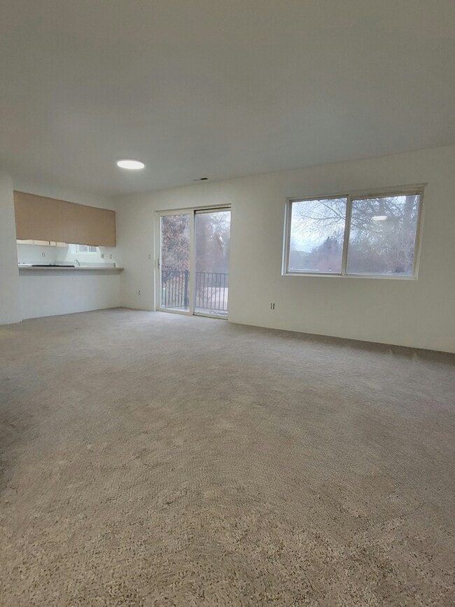 Primary Photo - 597 Van Wey Cir