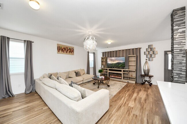 Building Photo - 18611 Cooper Ravine Wy