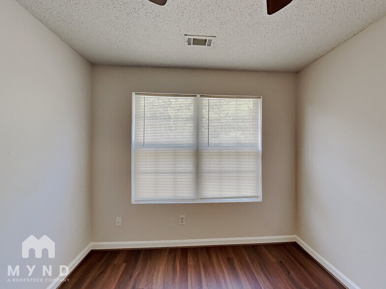 Building Photo - 5050 Oakley Commons Blvd