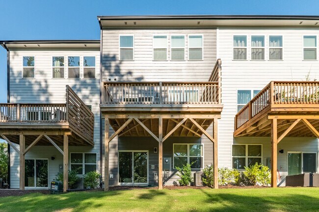 Building Photo - 2115 Opulent Oaks Ln