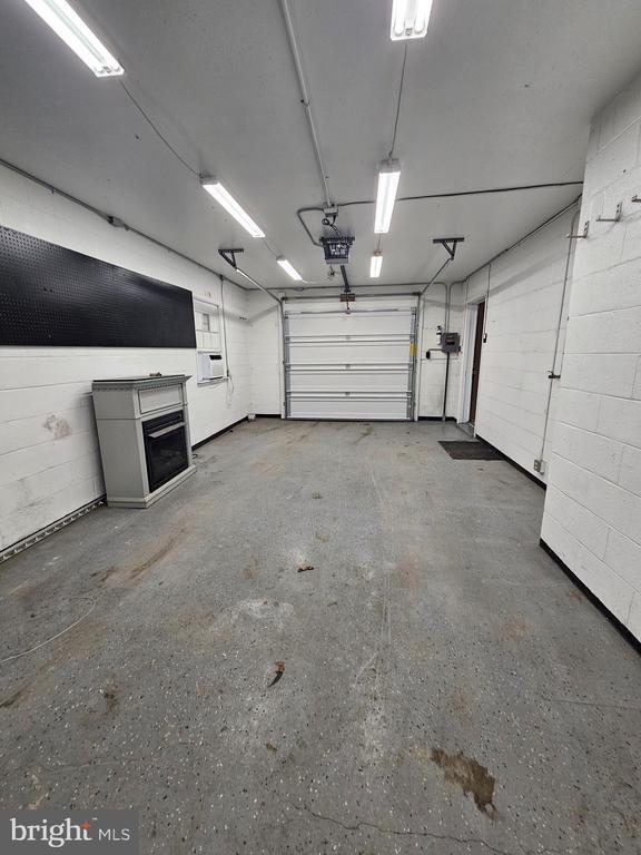 Building Photo - 615 Villa Ave