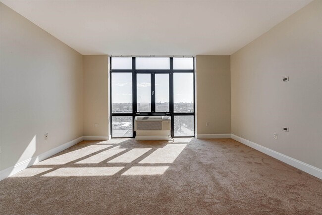 Building Photo - 29 1st St