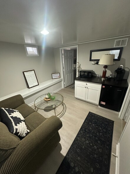 Building Photo - 228 Brookdale Ave